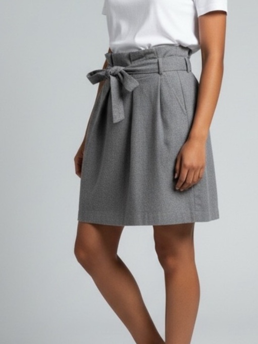 Converse Women’s Gray Paperbag  Skirt Size 14
